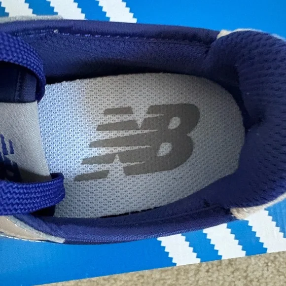 New Balance Blue and Cream Sneakers - Picture 4 of 4